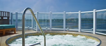 Newport Beach Hotel & Suites