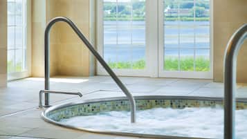 Indoor spa tub