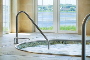 室内 SPA 浴缸