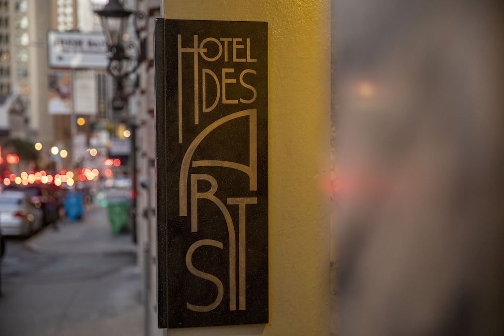 Hotel Des Arts by null