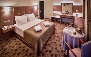 1 bedroom, Egyptian cotton sheets, premium bedding, minibar