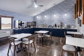 Free daily continental breakfast