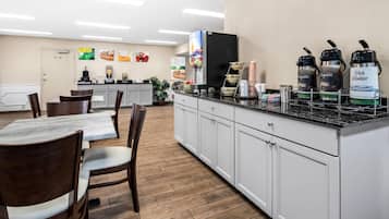 Free daily continental breakfast