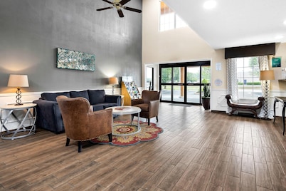 Quality Inn Decatur River City