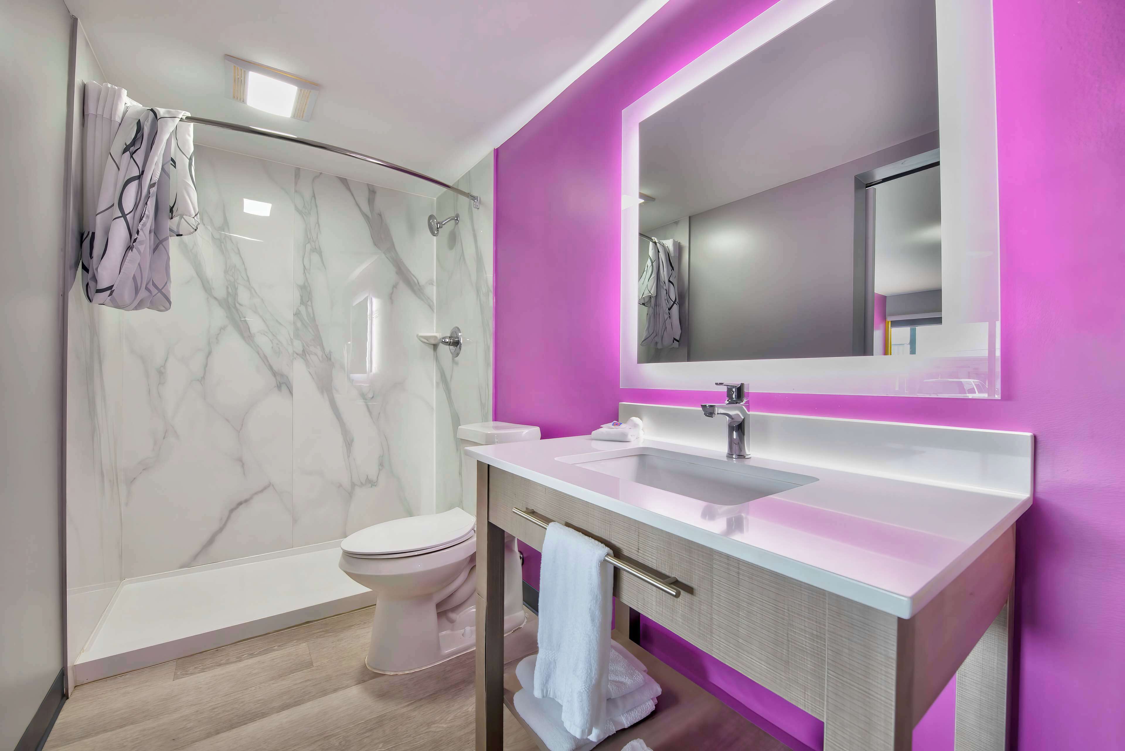 Shower, towels