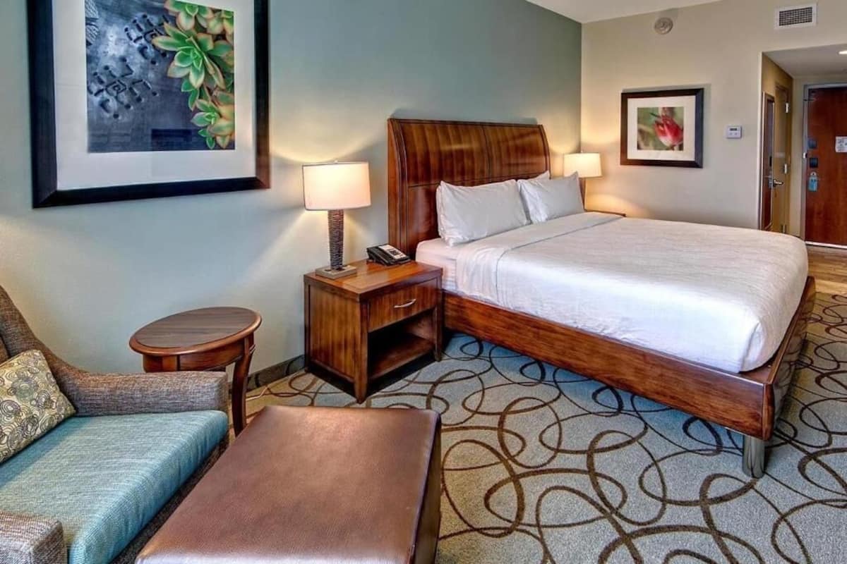 Desk, laptop workspace, blackout curtains, free cots/infant beds