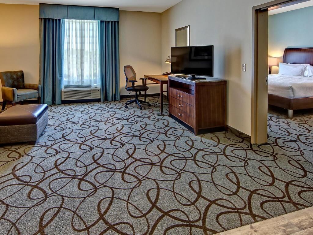 Skrivebord, skrivebord for bærbar PC og blendingsgardiner