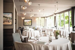 2 restaurants; breakfast, lunch, and dinner served - Hotel Belvedere Locarno (Locarno)
