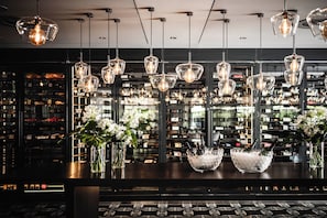 2 restaurants, breakfast, lunch, dinner served; Regional cuisine 