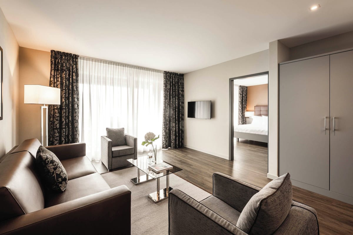 Suite, Balcony (Lake & Mountain View)