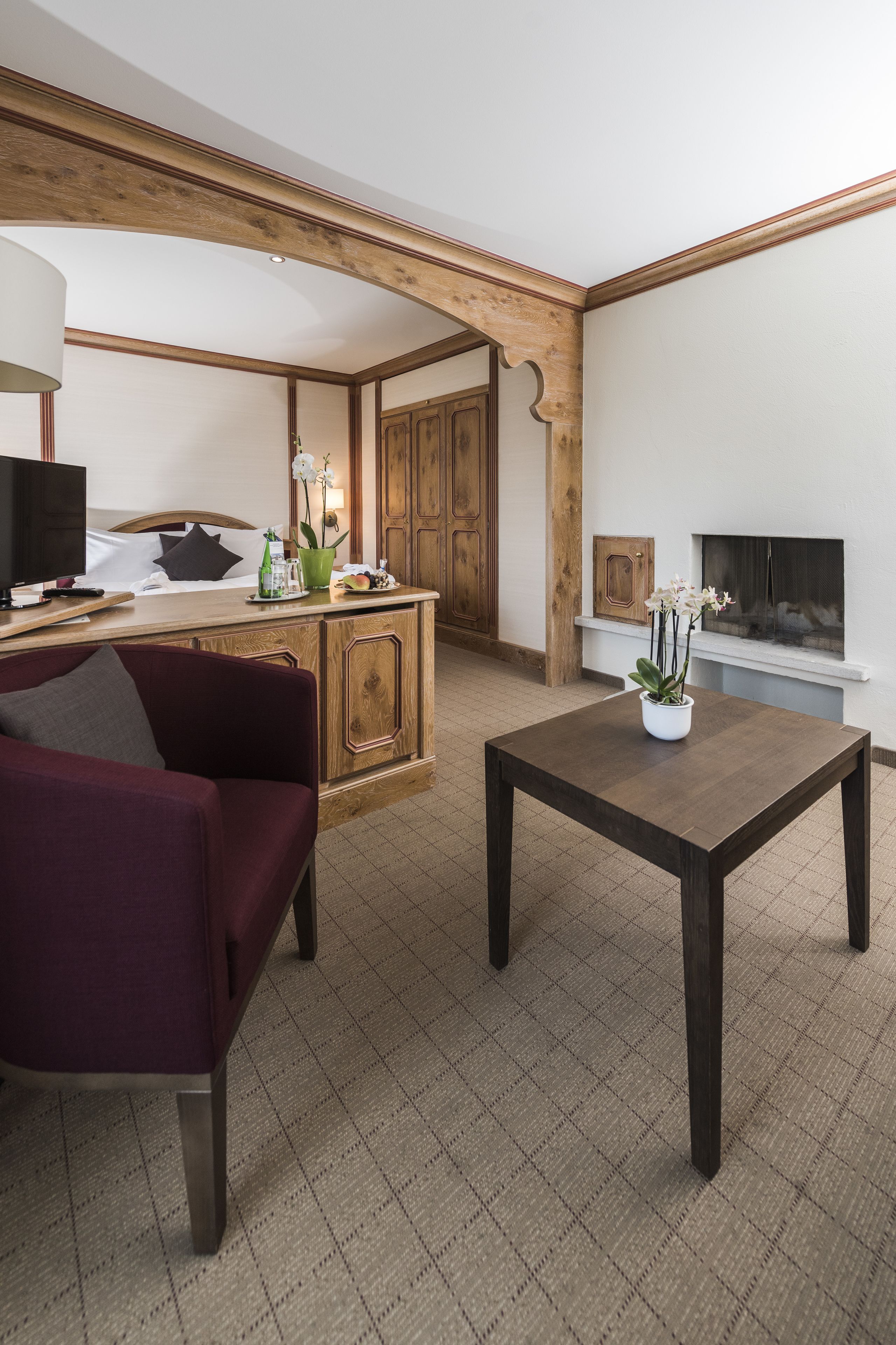 deluxe double room | 1 bedroom, hypo-allergenic bedding, minibar, in-room safe