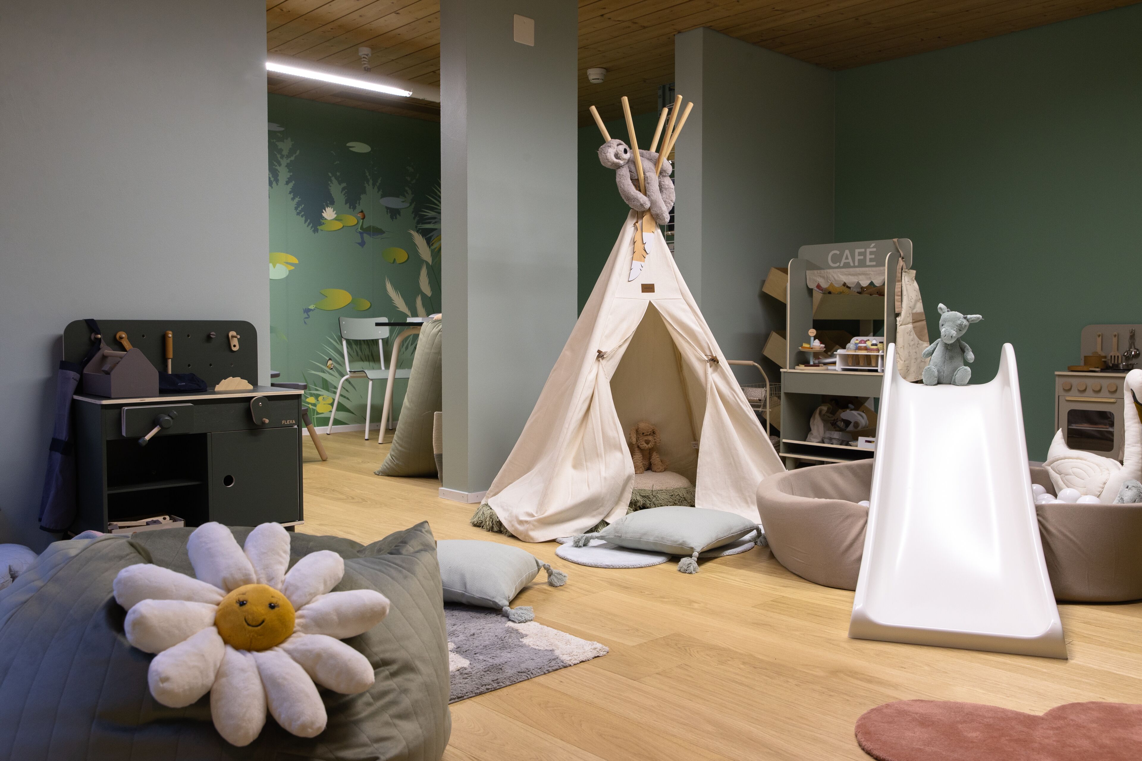 children’s play area – indoor