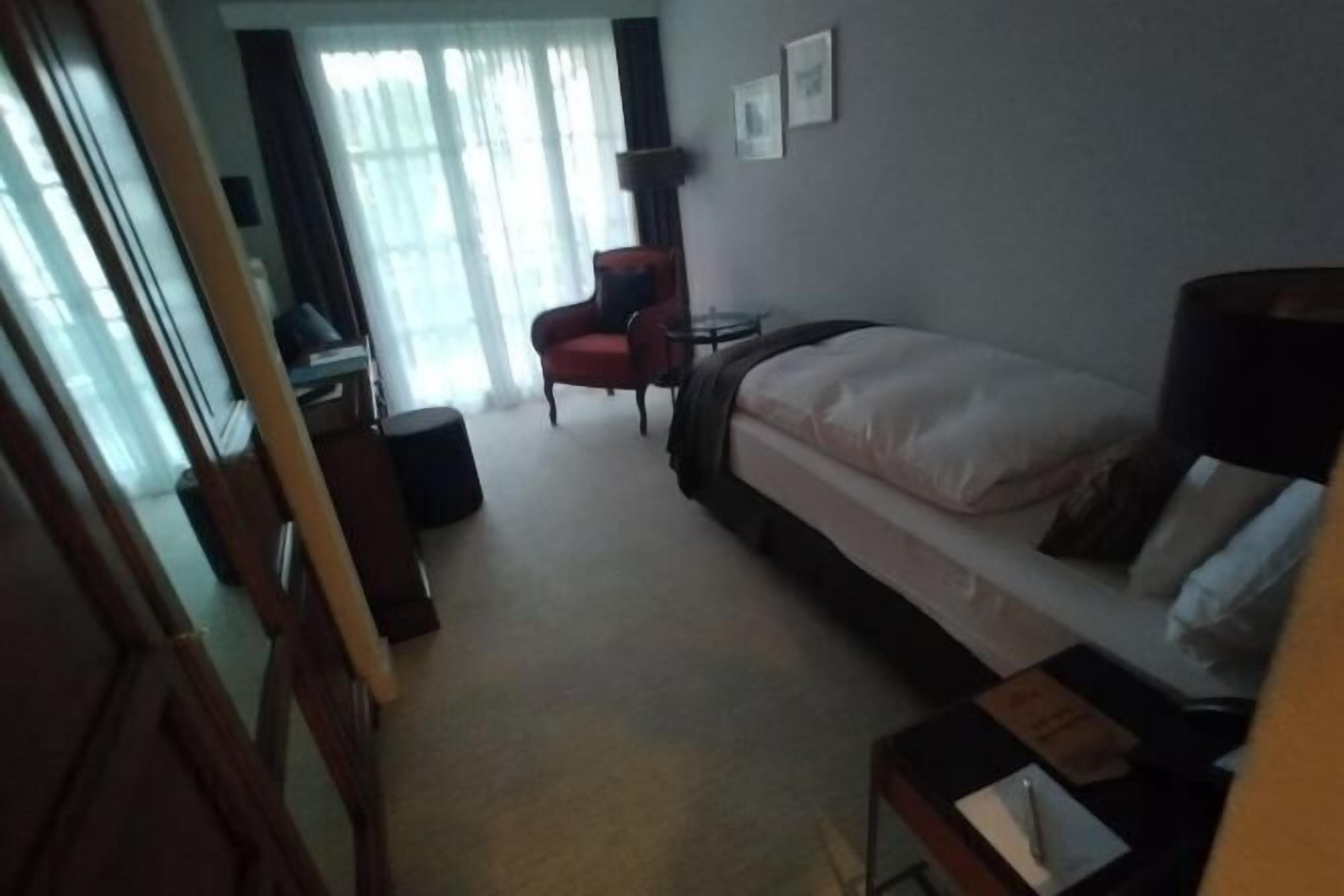 Hypo-allergenic bedding, free minibar, in-room safe, desk