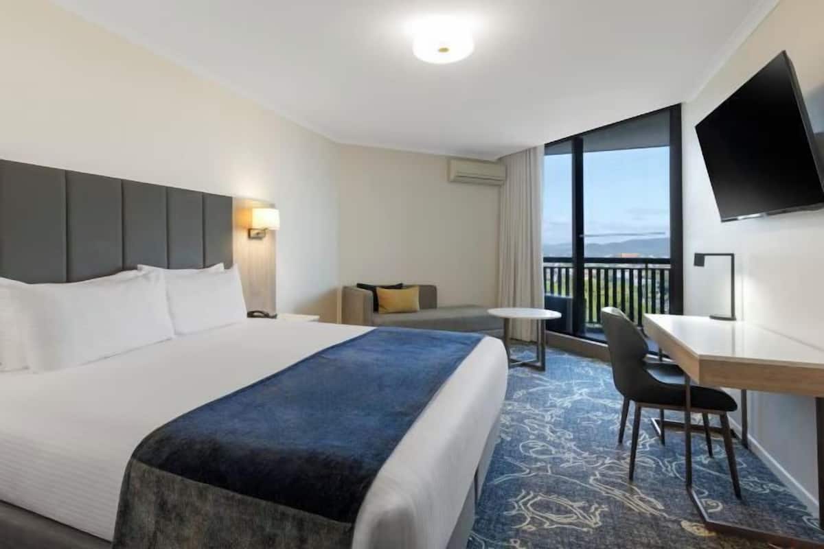 In-room safe, desk, soundproofing, iron/ironing board