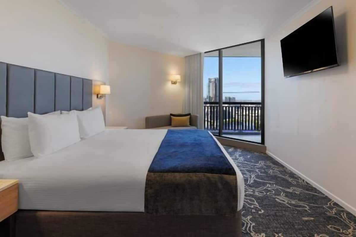 In-room safe, desk, soundproofing, iron/ironing board