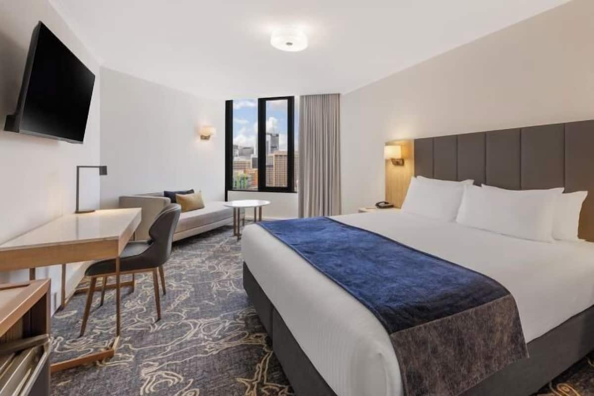 1 bedroom, in-room safe, desk, soundproofing