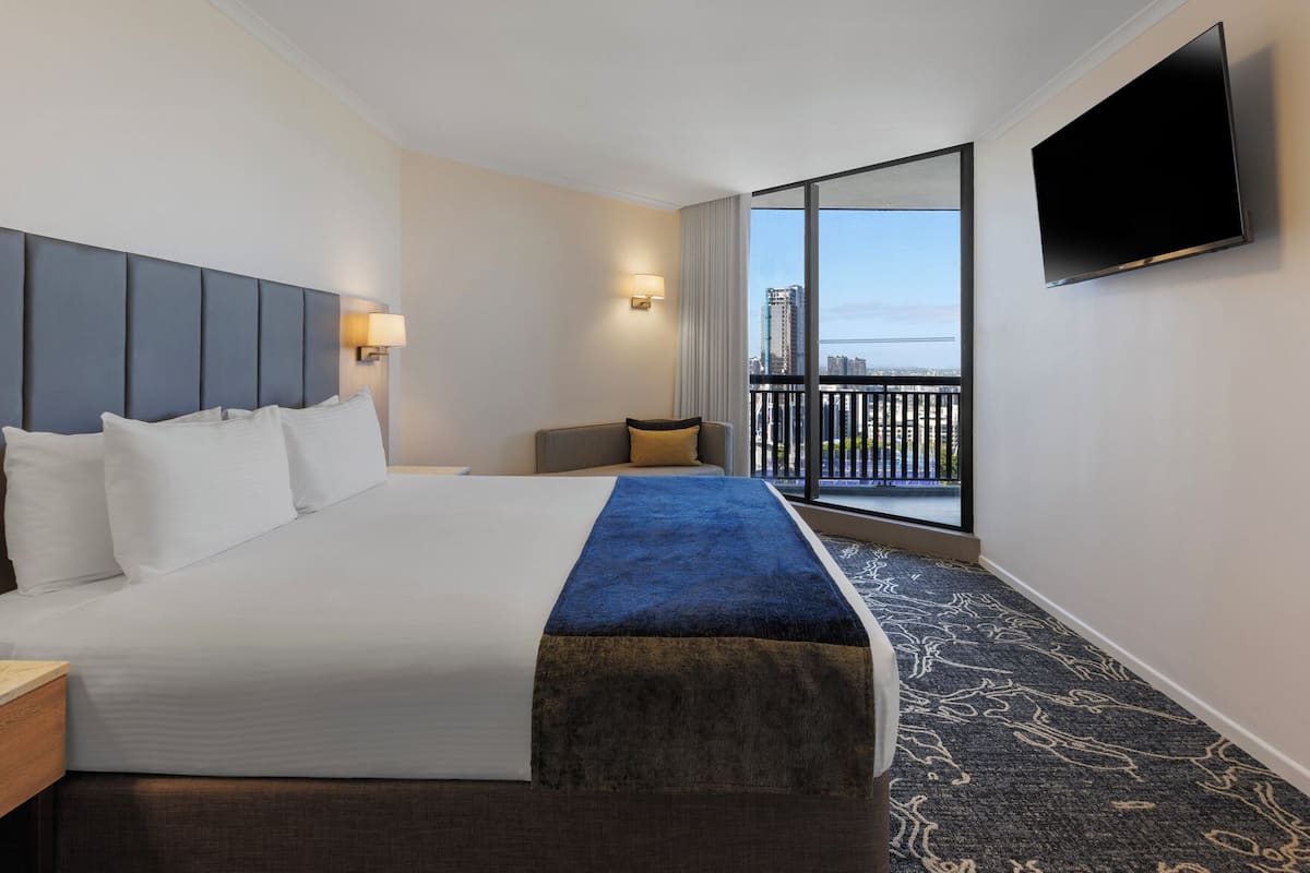 In-room safe, desk, soundproofing, iron/ironing board