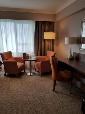 Flat-screen TV - Clayton Hotel Silver Springs (Cork)