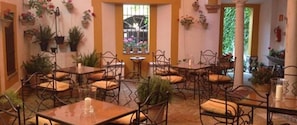 Esmorzar diari continental (15 EUR per persona)