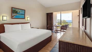 Standard Room, 1 King Bed, Balcony, Garden View | In-room safe, desk, iron/ironing board, bed sheets