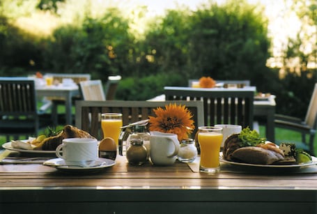 Se sirven almuerzos y cenas, cocina regional. Sorat Hotel Brandenburg