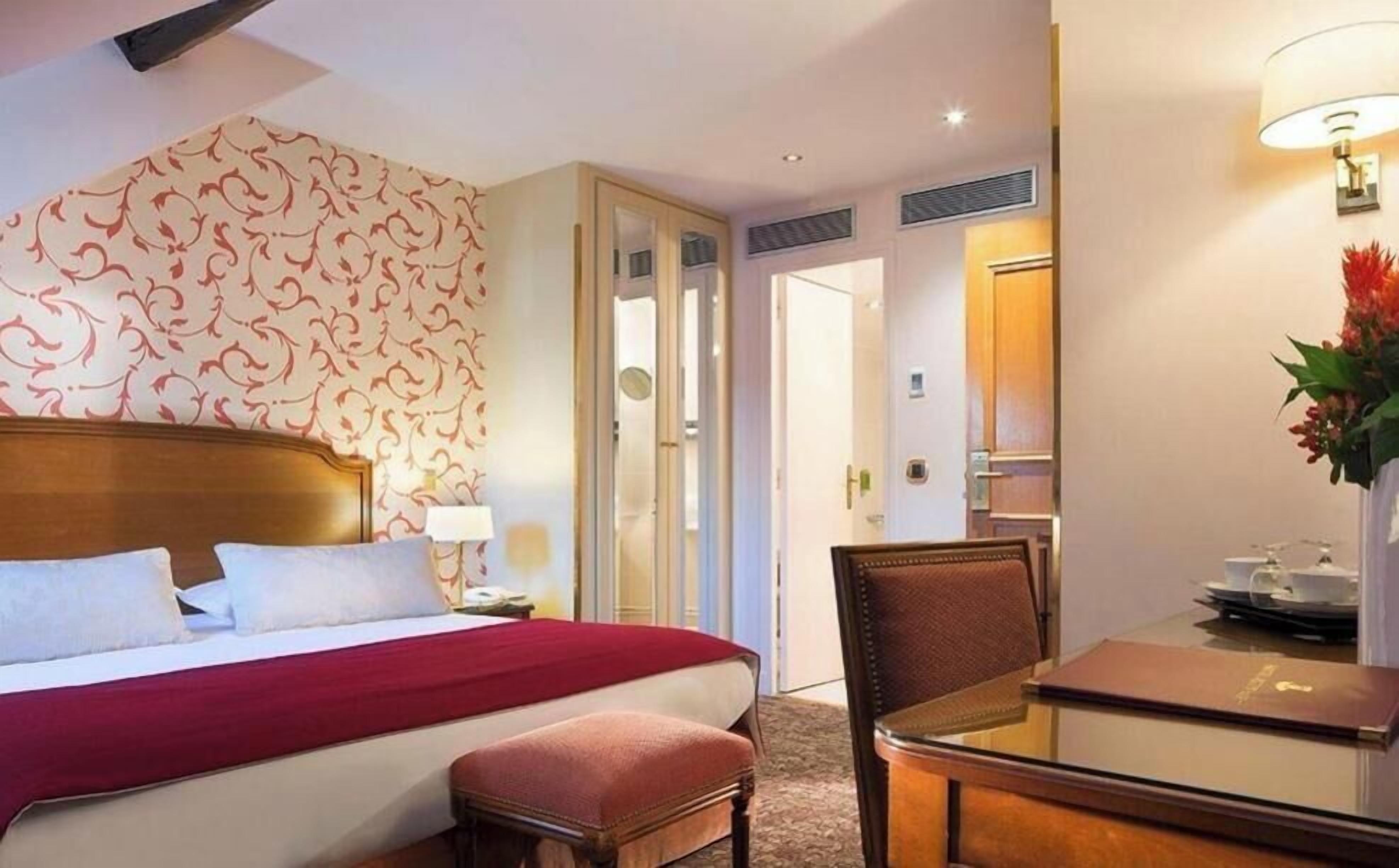 Premium bedding, in-room safe, desk, soundproofing