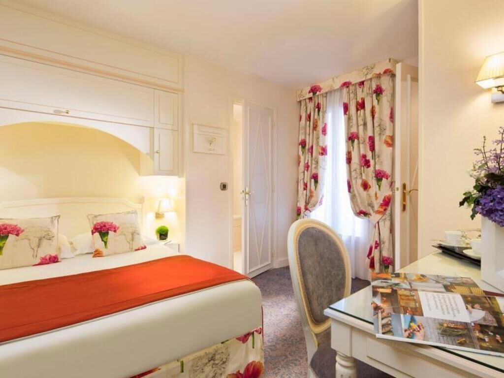Premium bedding, in-room safe, desk, soundproofing
