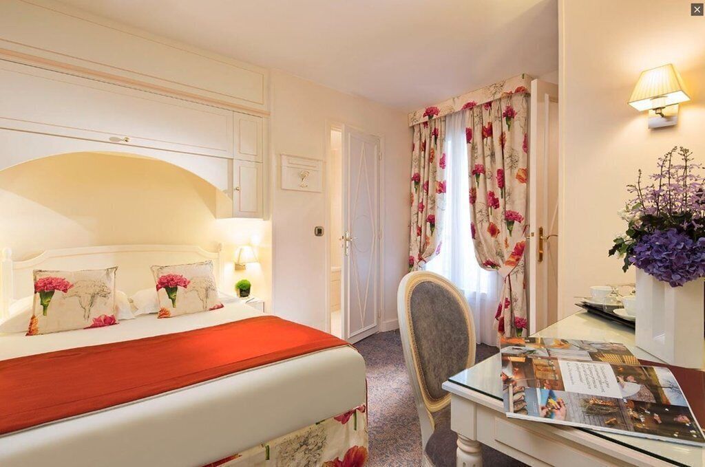 Premium bedding, in-room safe, desk, soundproofing