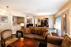 Presidential-Suite, 1 King-Bett, Meerblick (Club Access)