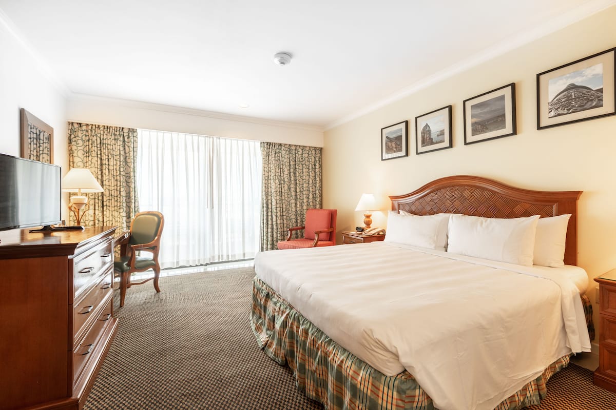 In-room safe, desk, iron/ironing board, cots/infant beds