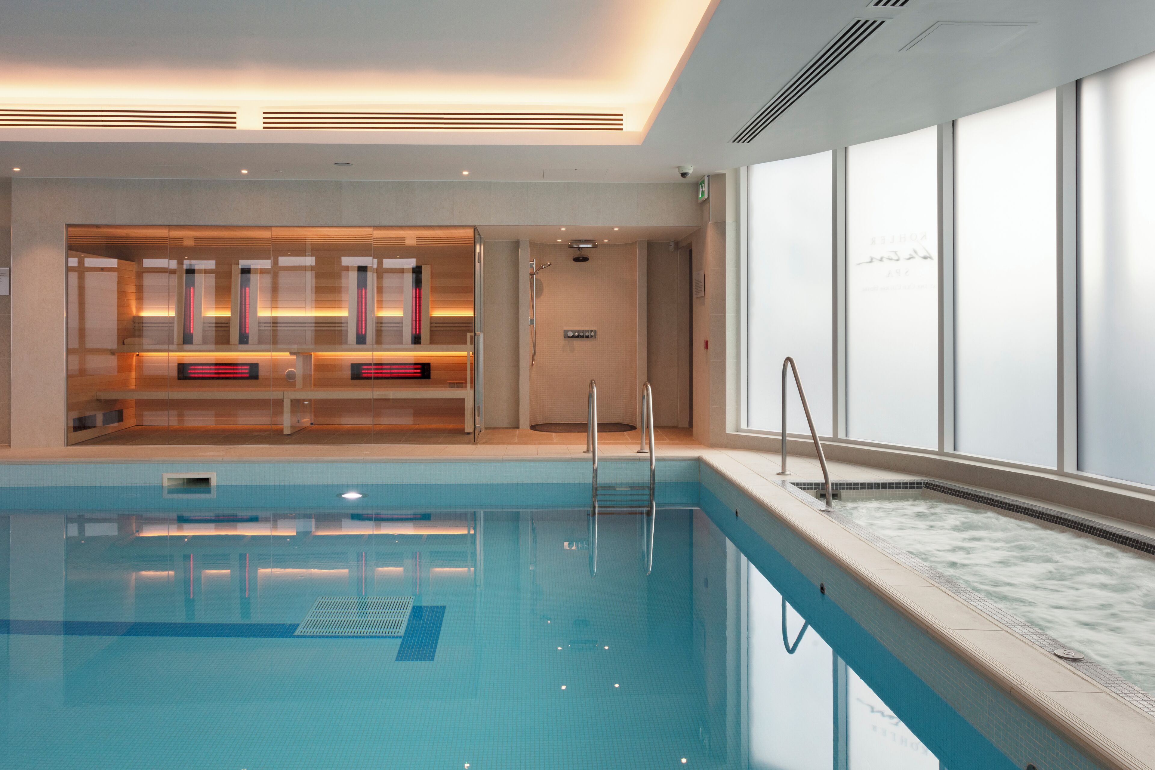 2 piscinas techadas
