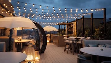 4 Restaurants; Mittagessen und Abendessen werden serviert