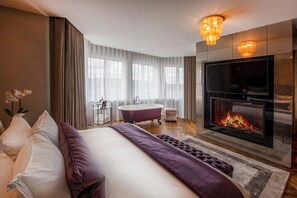 Penthouse Suite | Premium bedding, minibar, in-room safe, desk