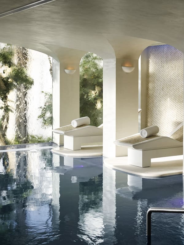 Couples treatment rooms, sauna, hot tub, steam room, Turkish bath