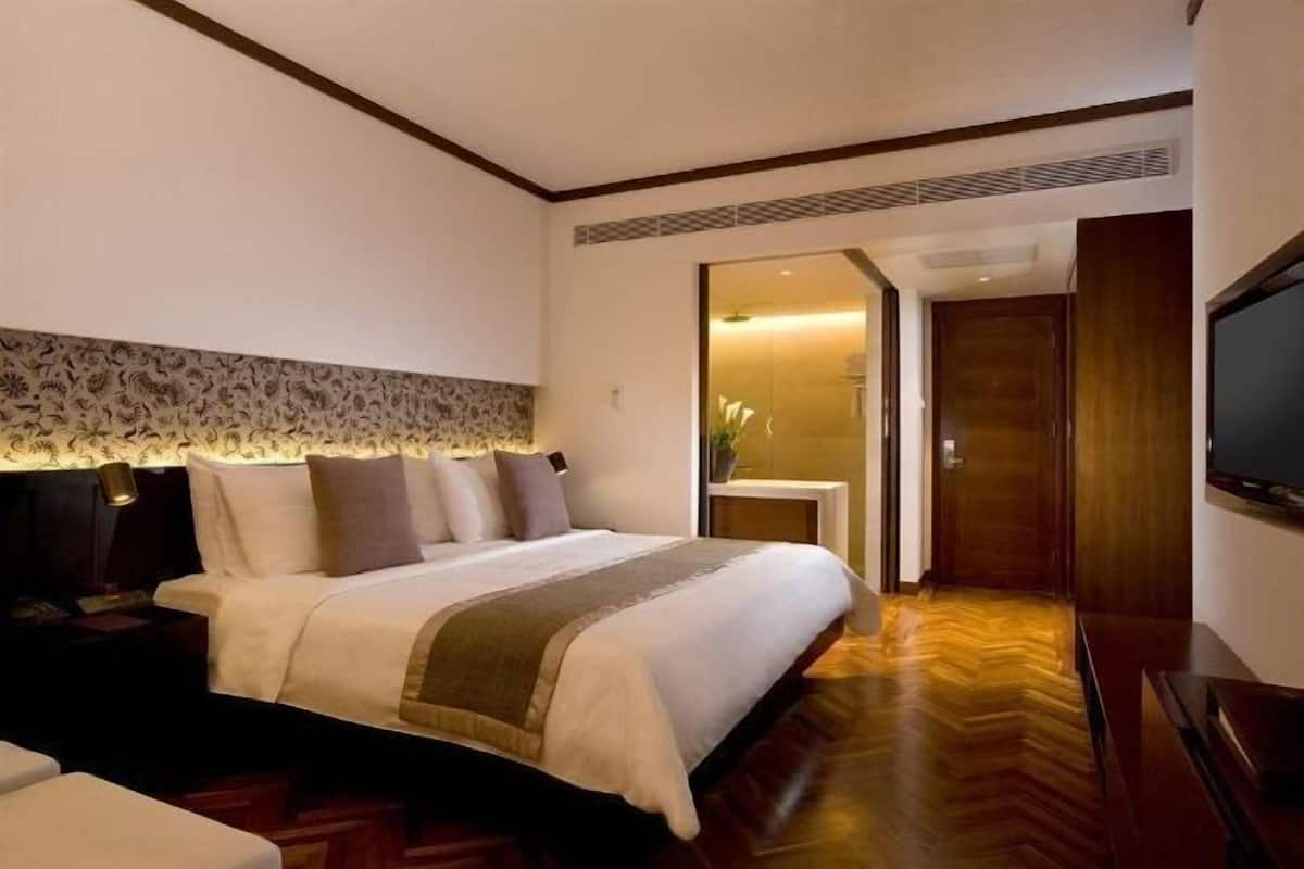 Premium bedding, minibar, in-room safe, individually decorated