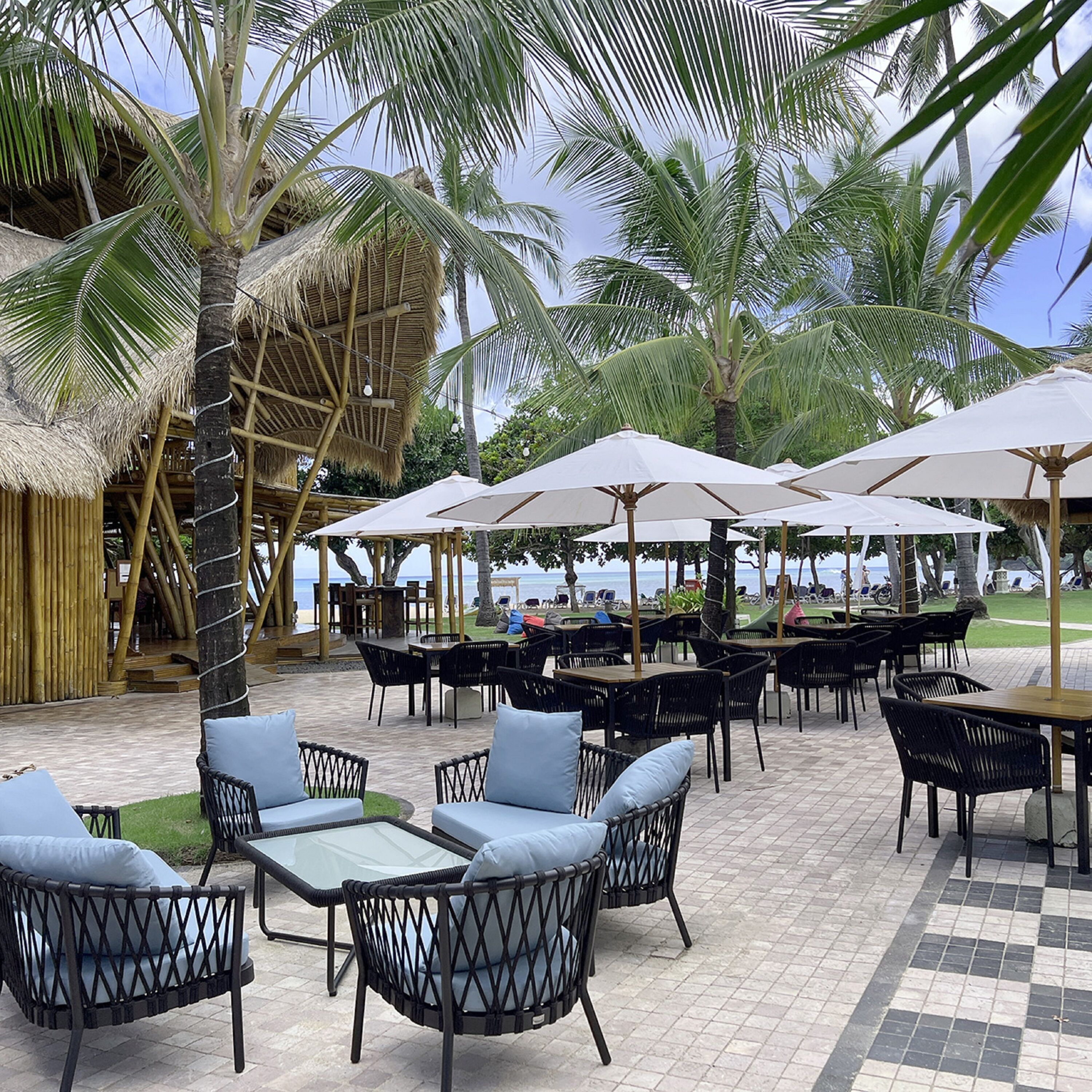 3 barer/lounger, bar i bassenget og bassengbar