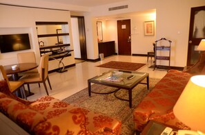 Deluxe Suite, 1 King Bed, Club Lounge Access | View from room