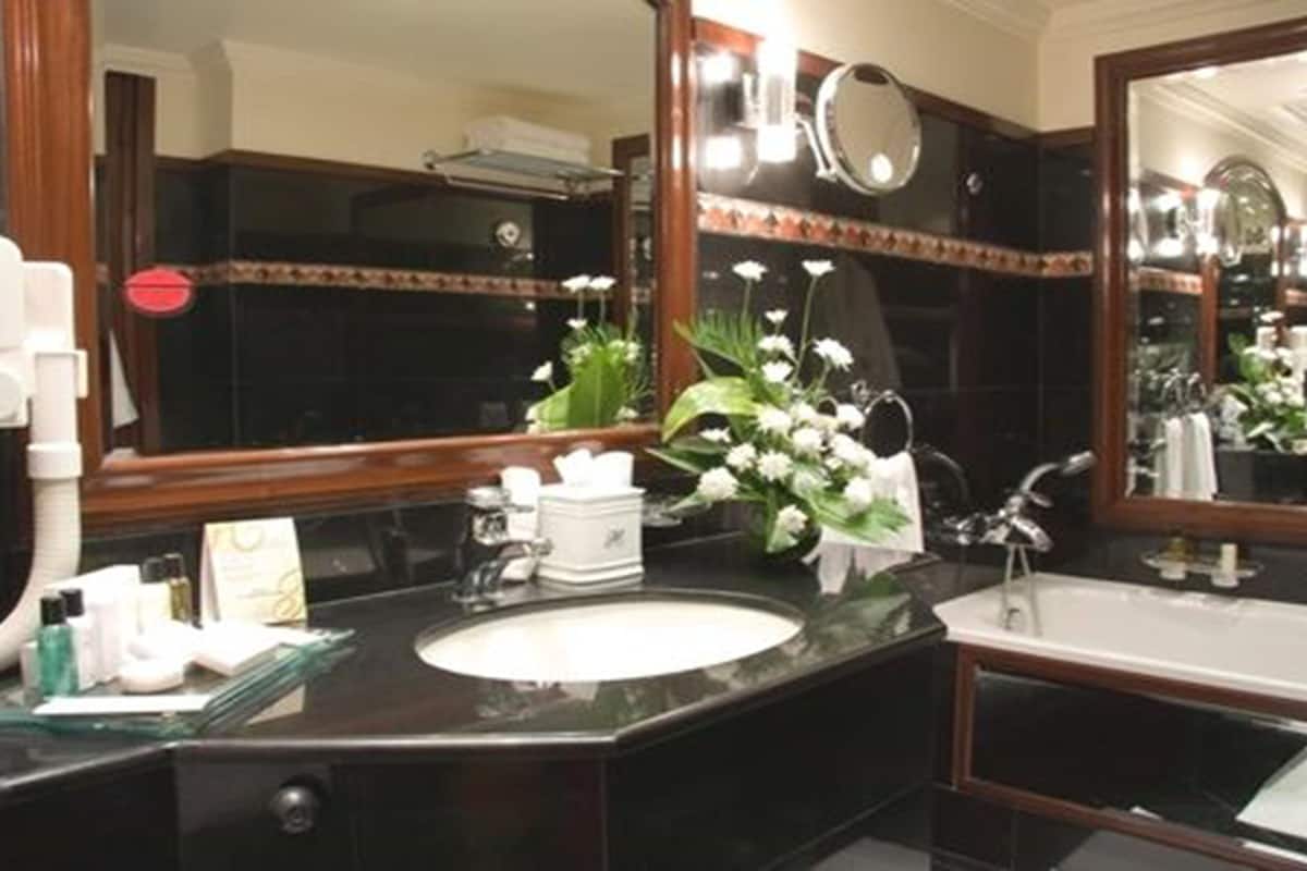 shower, free toiletries, hair dryer, bathrobes