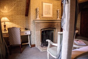 Superior Room (Anne Boleyn Suite)