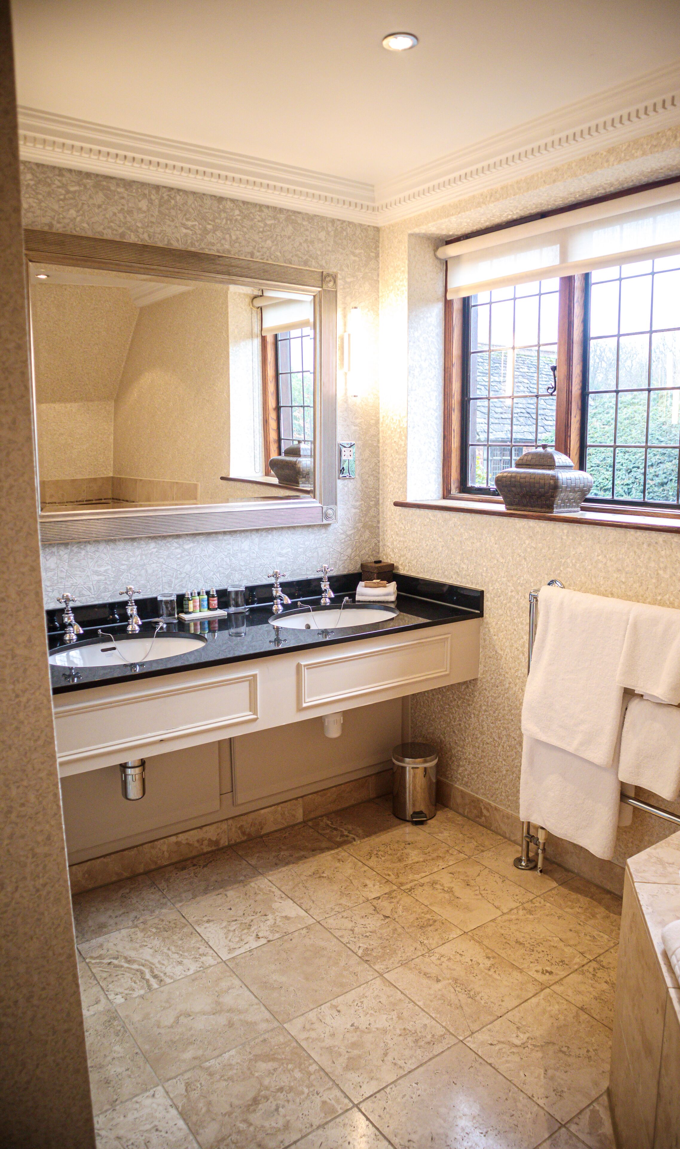 superior room (anne boleyn suite) | bathroom sink
