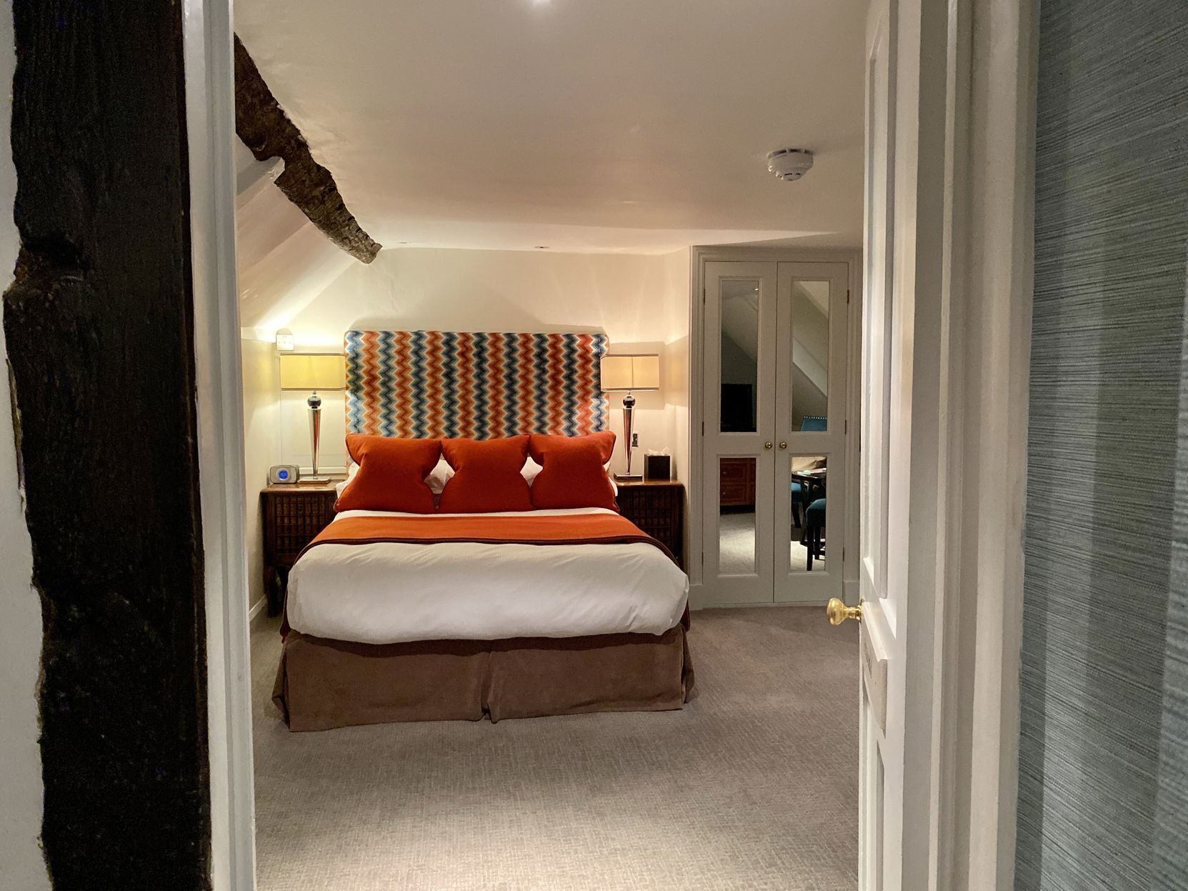 Egyptian cotton sheets, premium bedding, in-room safe