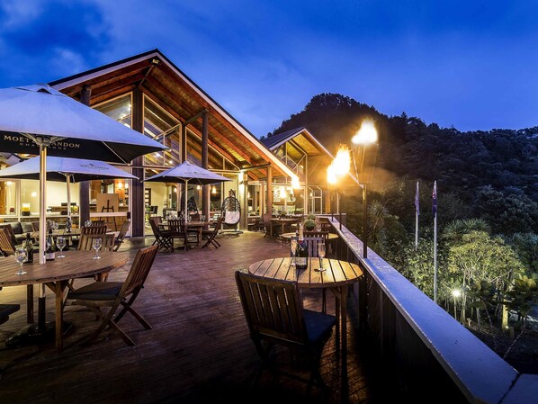 Breakfast, lunch, dinner served; al fresco dining 