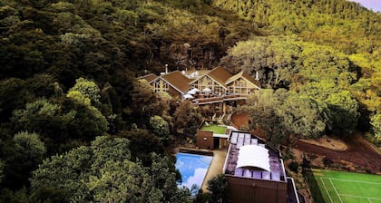 Grand Mercure Puka Park Resort