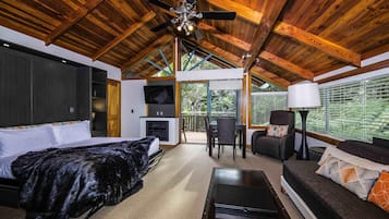 Chalet, 1 Queen Bed (Kauri)