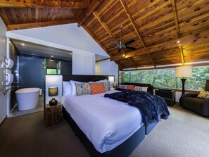 Chalet, 1 King Bed (Rimu) - Grand Mercure Puka Park Resort (Pauanui)