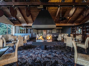 Breakfast, lunch, dinner served; al fresco dining