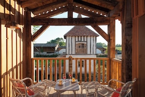 Signature Suite | Exterior