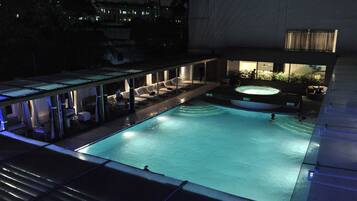 Outdoor pool, sun loungers
