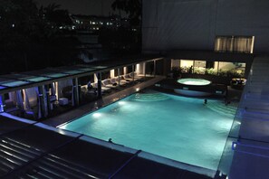 Outdoor pool, pool loungers