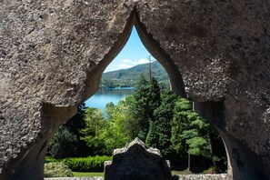Classic-Doppel- oder -Zweibettzimmer | Blick auf den See